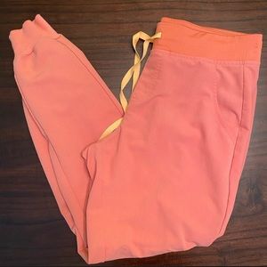 Figs Zamora jogger coral medium